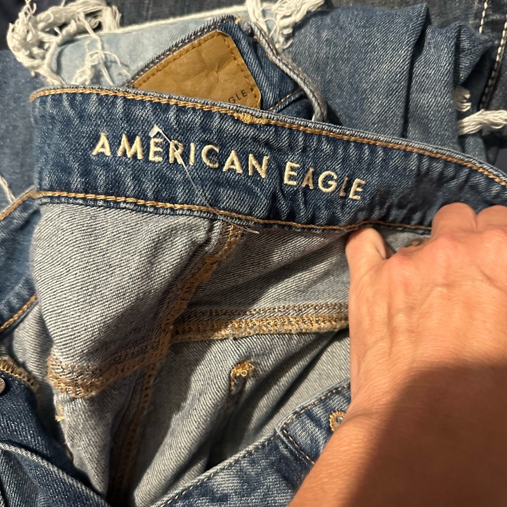 Cropped boyfriend jeans size 8 worn maybe 2 times. I